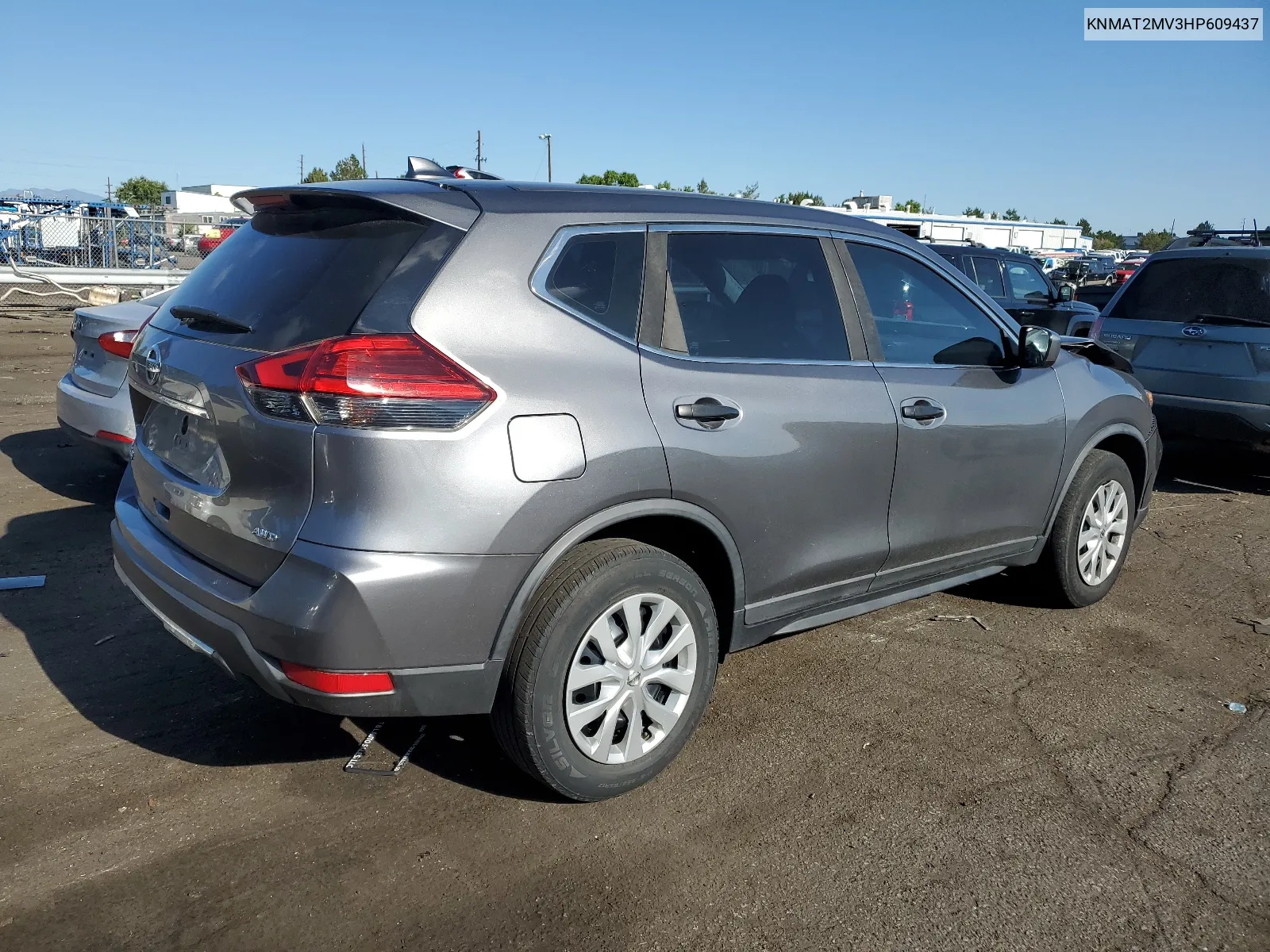 2017 Nissan Rogue S VIN: KNMAT2MV3HP609437 Lot: 61890384