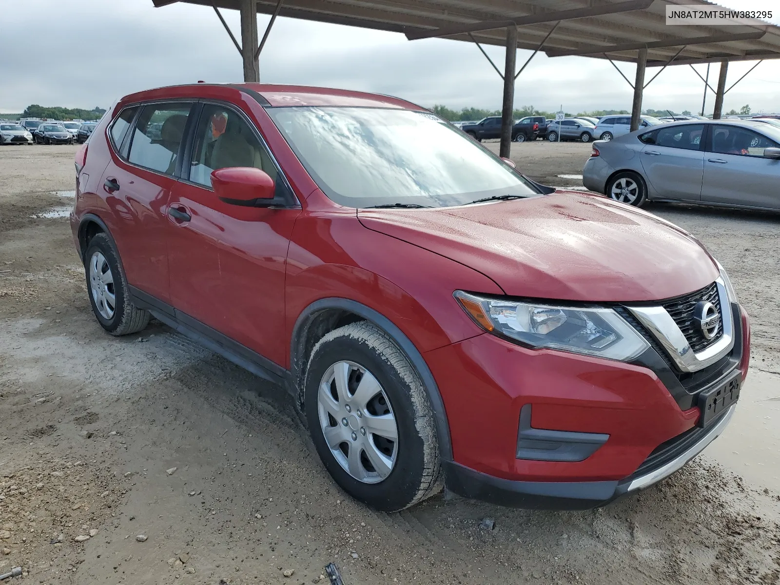 2017 Nissan Rogue S VIN: JN8AT2MT5HW383295 Lot: 63662564