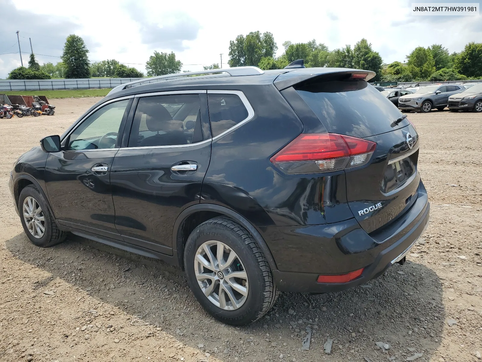 2017 Nissan Rogue S VIN: JN8AT2MT7HW391981 Lot: 64074304