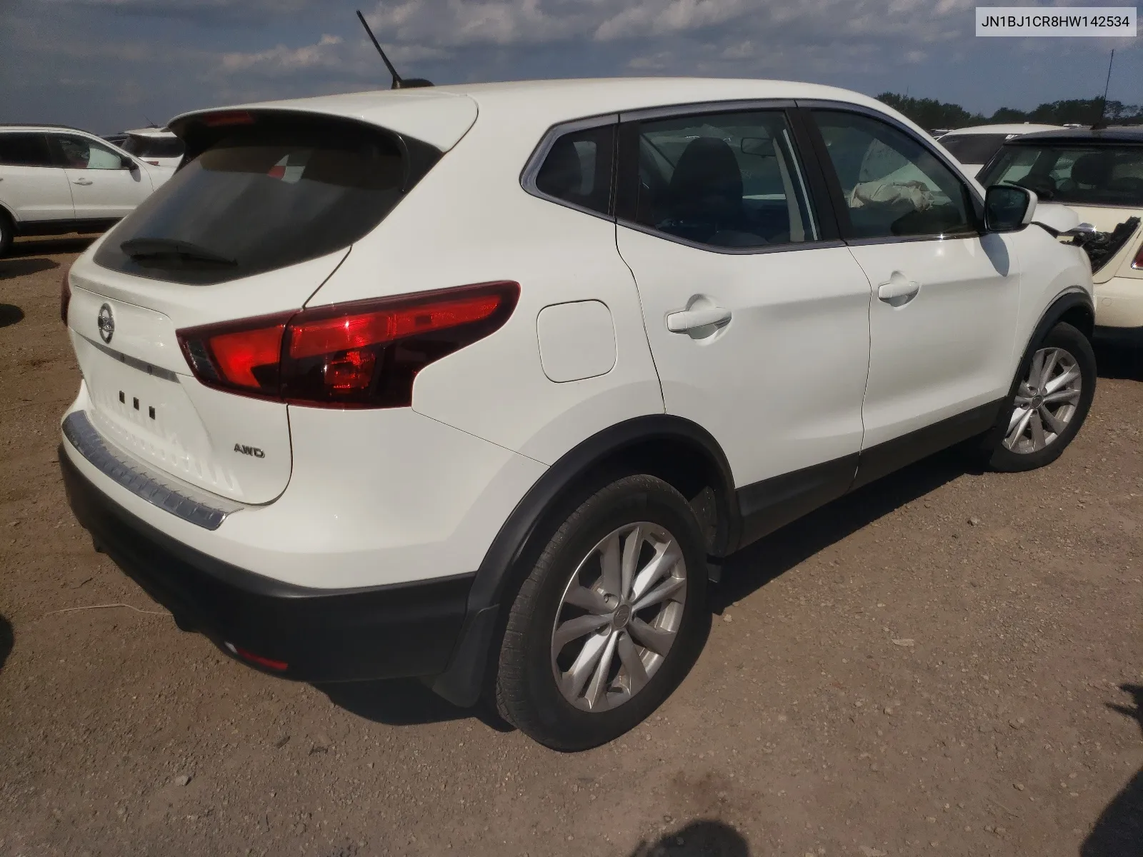 JN1BJ1CR8HW142534 2017 Nissan Rogue Sport S