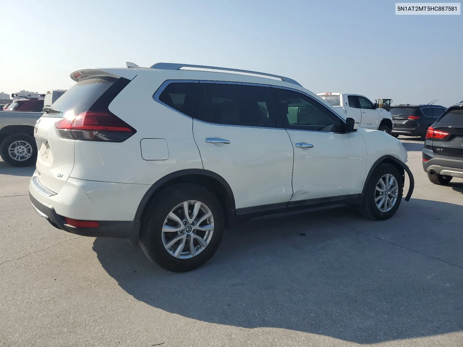 2017 Nissan Rogue S VIN: 5N1AT2MT5HC887581 Lot: 68026354