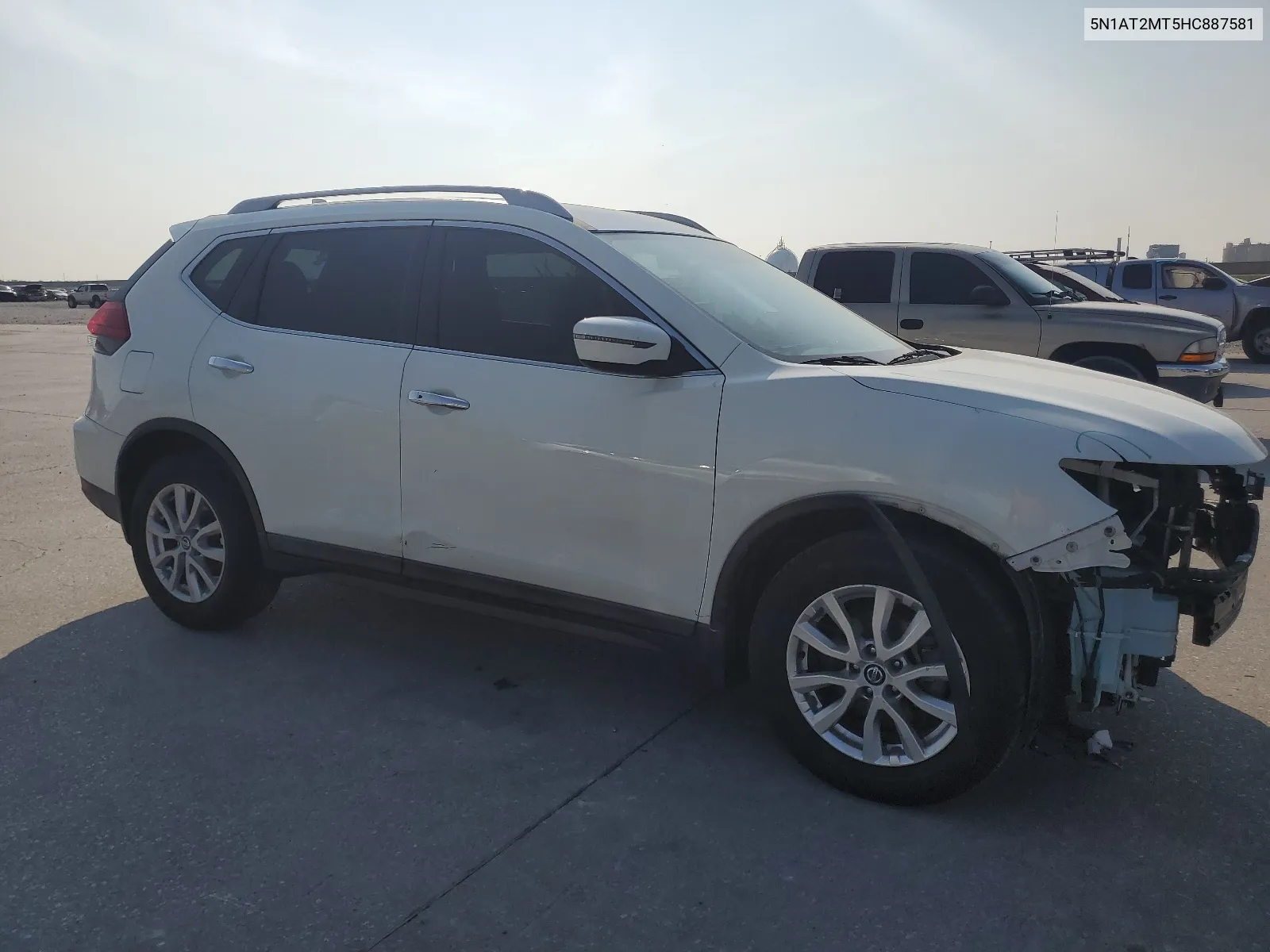 5N1AT2MT5HC887581 2017 Nissan Rogue S