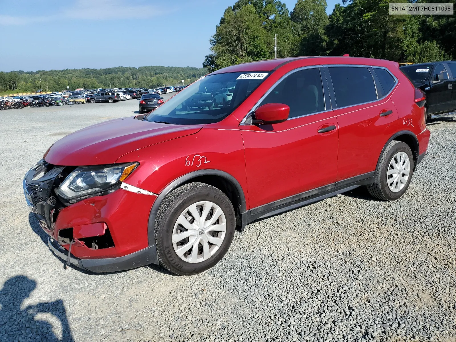 2017 Nissan Rogue S VIN: 5N1AT2MT7HC811098 Lot: 68337434