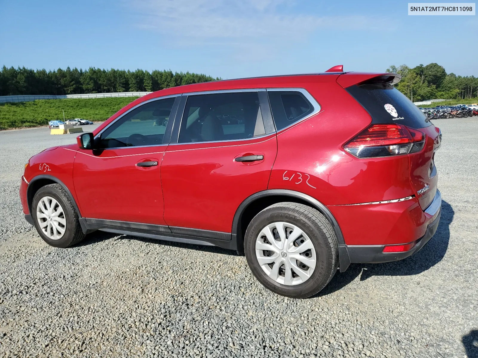 2017 Nissan Rogue S VIN: 5N1AT2MT7HC811098 Lot: 68337434