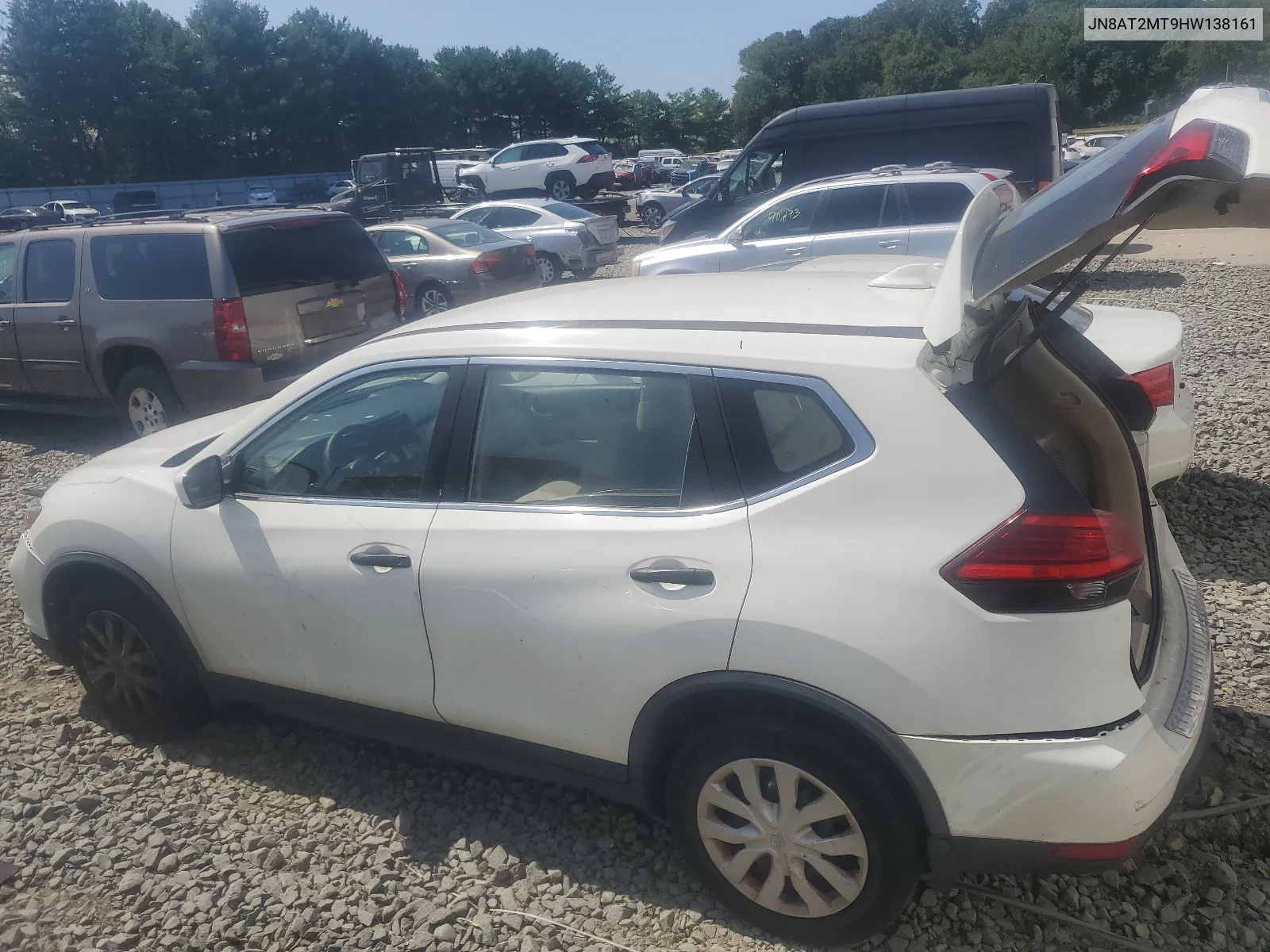 2017 Nissan Rogue S VIN: JN8AT2MT9HW138161 Lot: 68709034