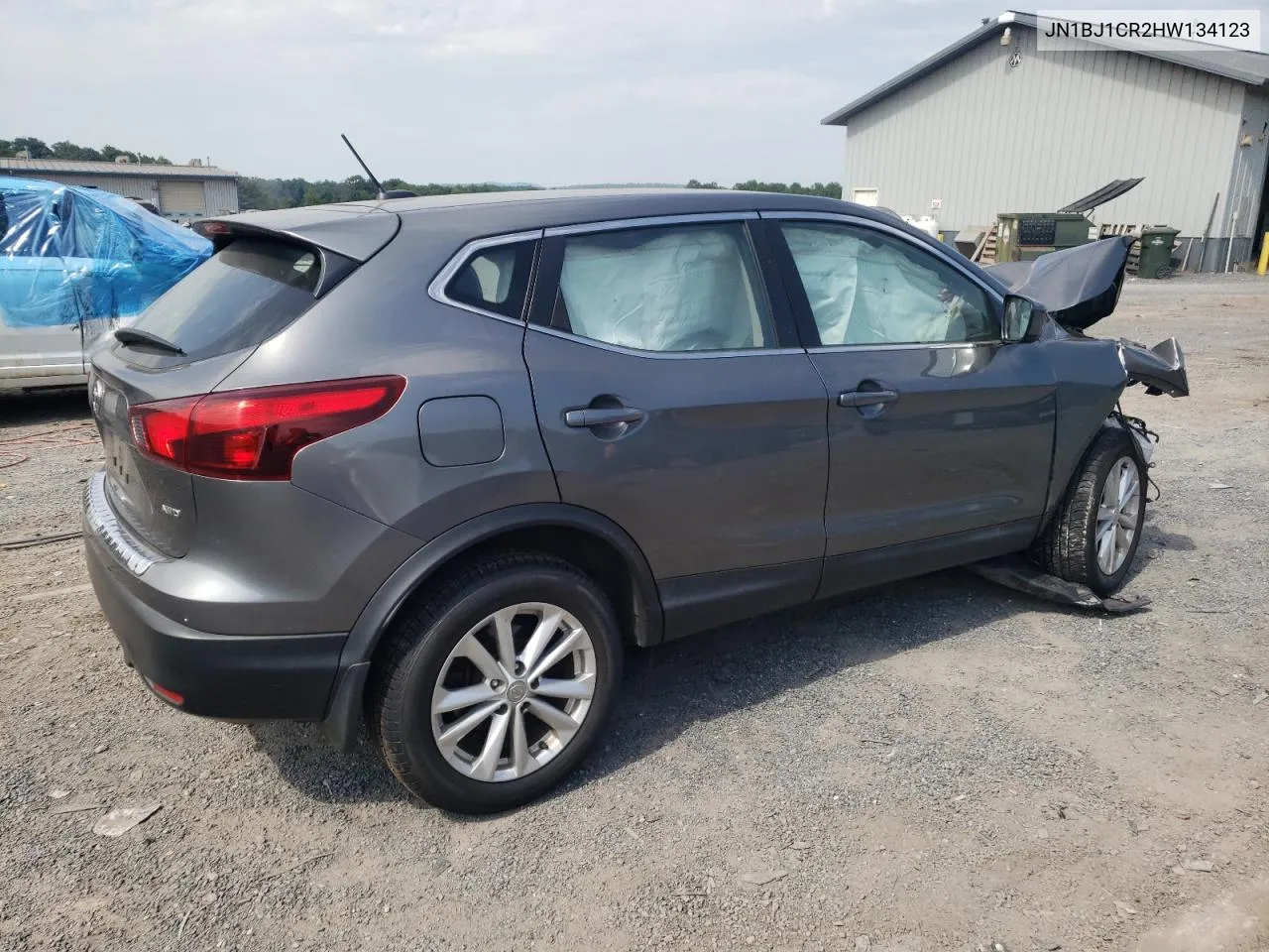 JN1BJ1CR2HW134123 2017 Nissan Rogue Sport S