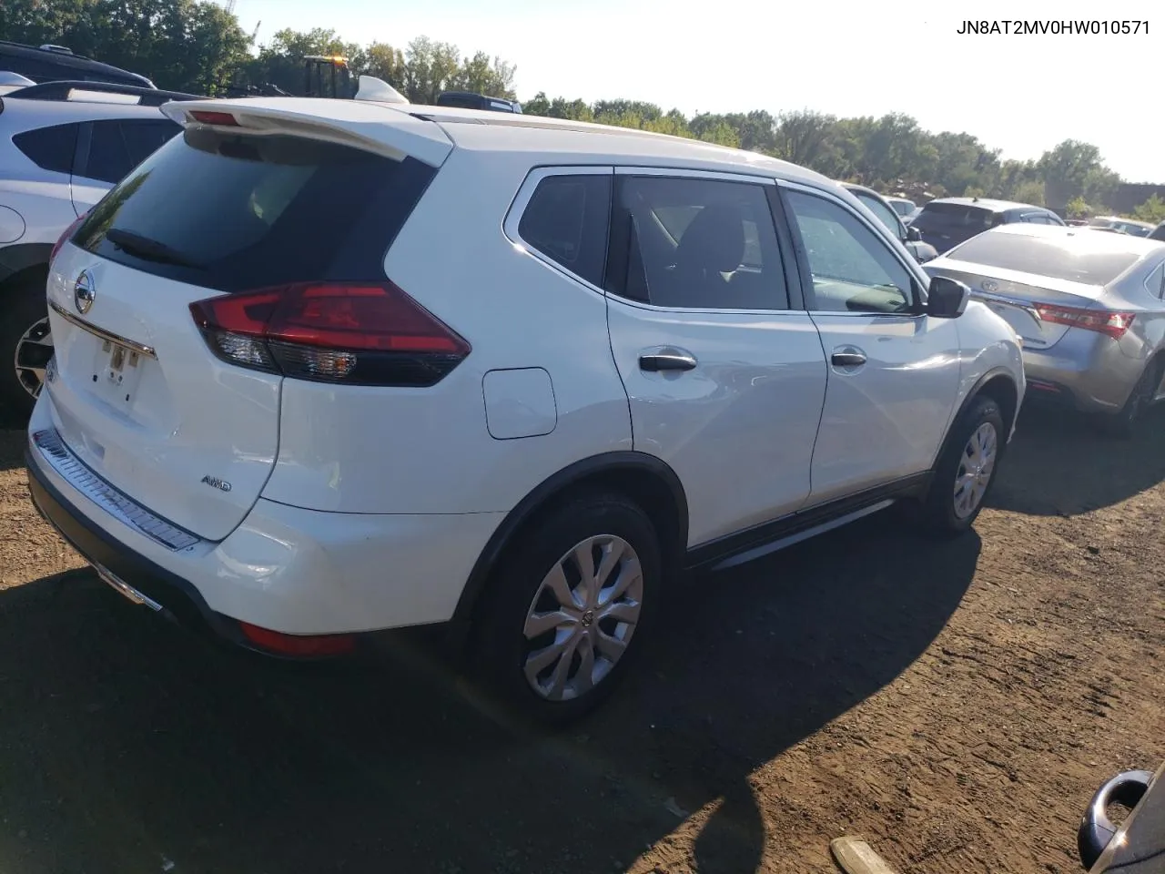 2017 Nissan Rogue S VIN: JN8AT2MV0HW010571 Lot: 70519634