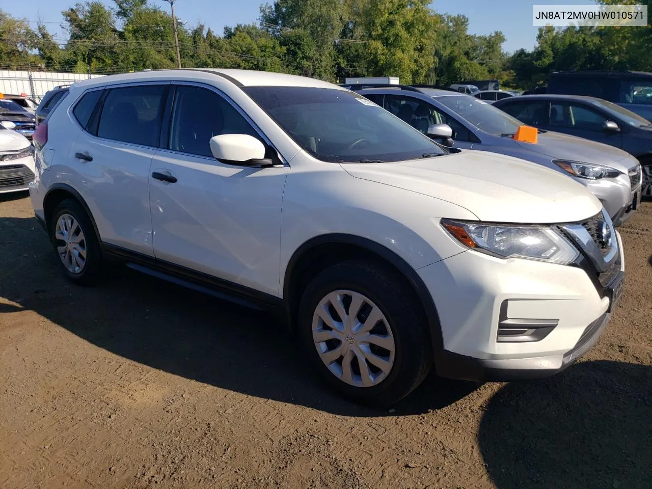 2017 Nissan Rogue S VIN: JN8AT2MV0HW010571 Lot: 70519634