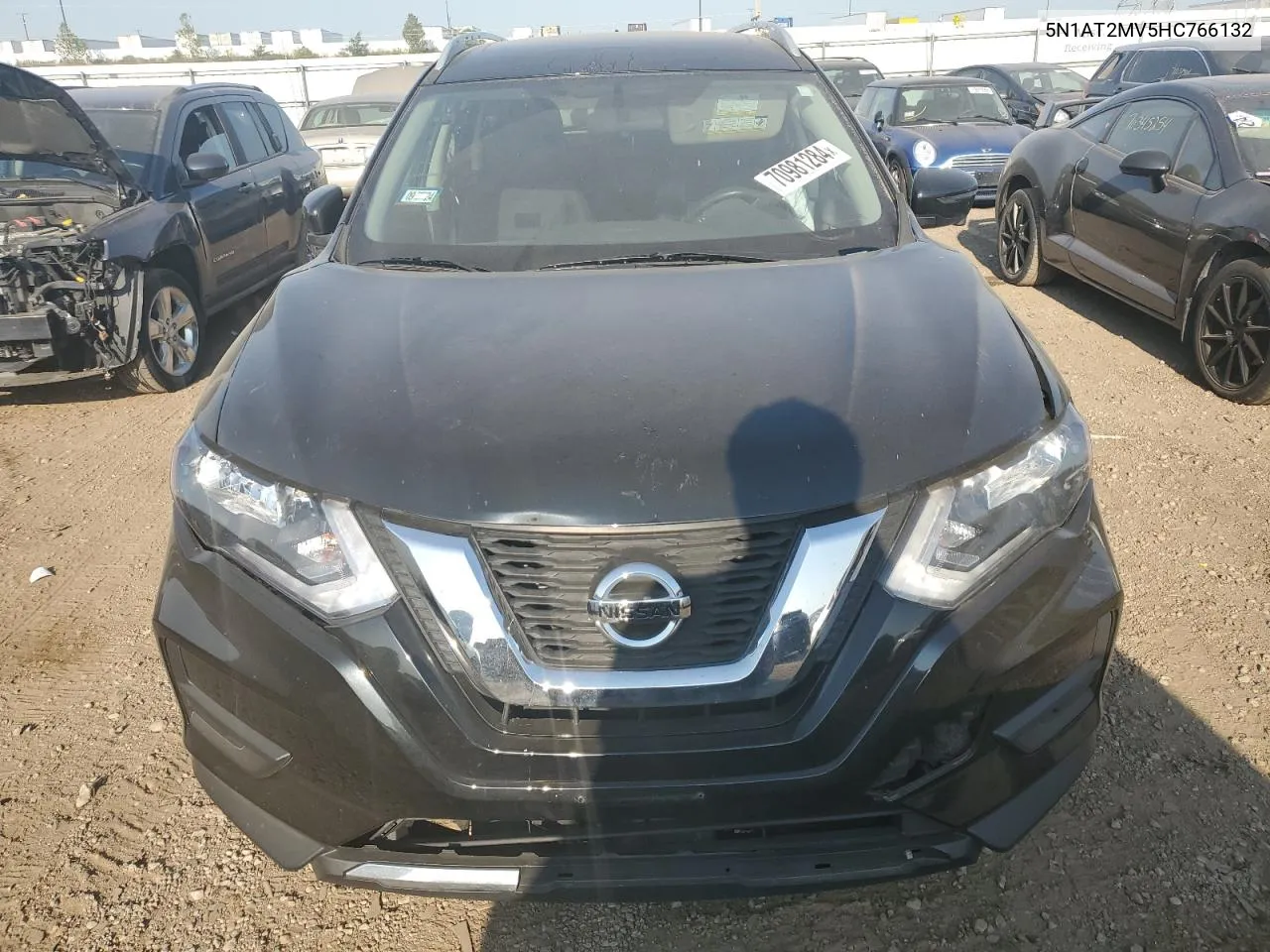 2017 Nissan Rogue Sv VIN: 5N1AT2MV5HC766132 Lot: 70981284