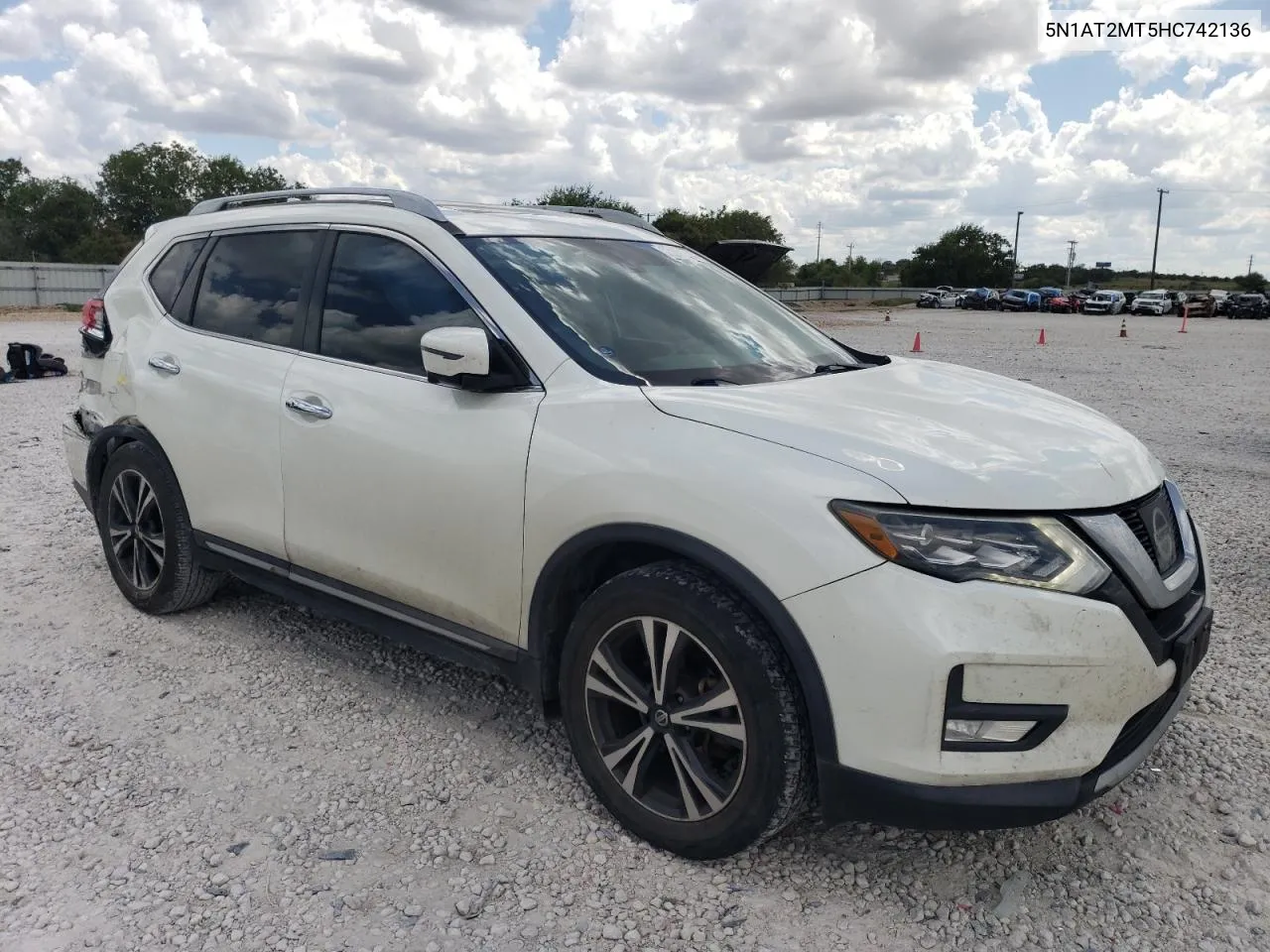 2017 Nissan Rogue S VIN: 5N1AT2MT5HC742136 Lot: 72208254