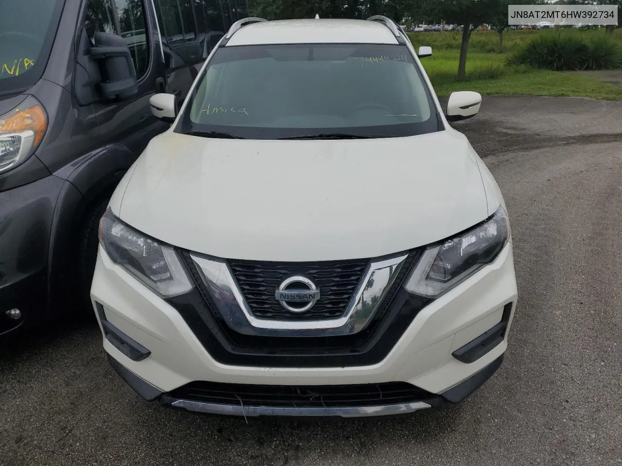 2017 Nissan Rogue S VIN: JN8AT2MT6HW392734 Lot: 74444224