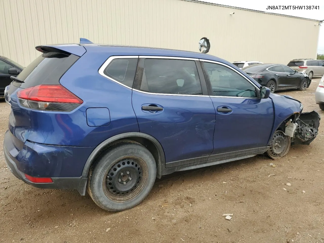 2017 Nissan Rogue S VIN: JN8AT2MT5HW138741 Lot: 77621694