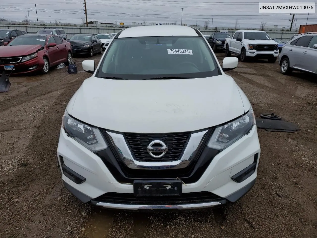 2017 Nissan Rogue S VIN: JN8AT2MVXHW010075 Lot: 79445334