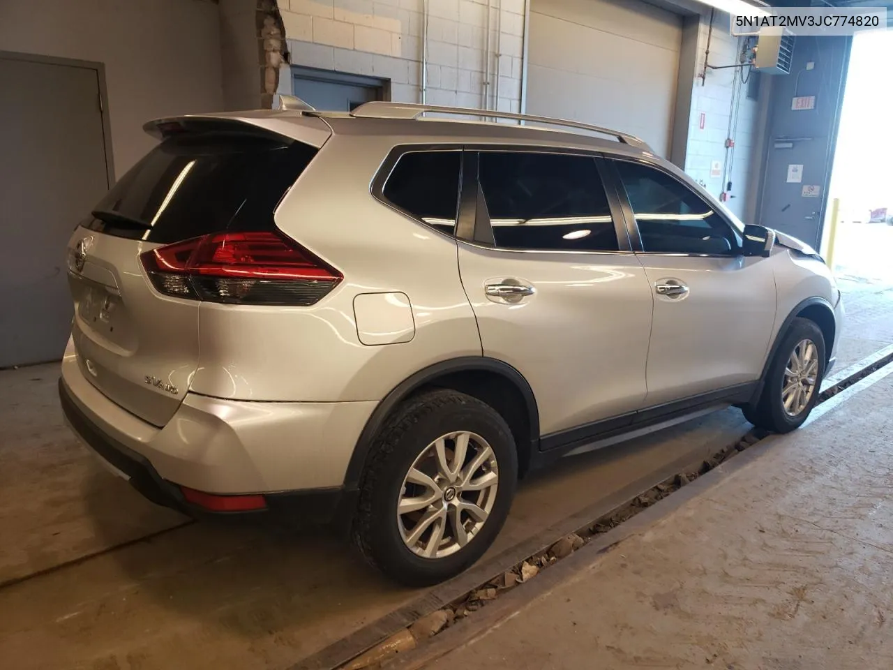 2018 Nissan Rogue S VIN: 5N1AT2MV3JC774820 Lot: 42097144