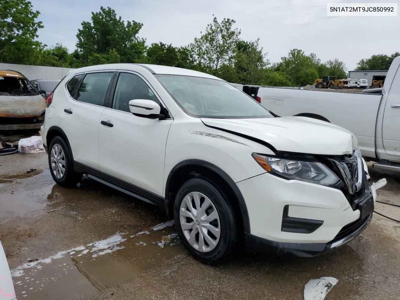 2018 Nissan Rogue S VIN: 5N1AT2MT9JC850992 Lot: 55329404