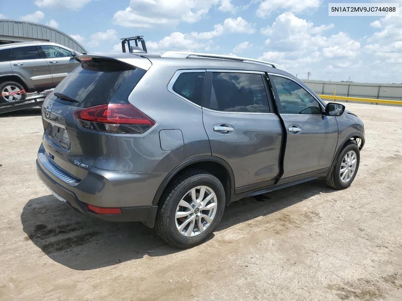 2018 Nissan Rogue S VIN: 5N1AT2MV9JC744088 Lot: 62072404