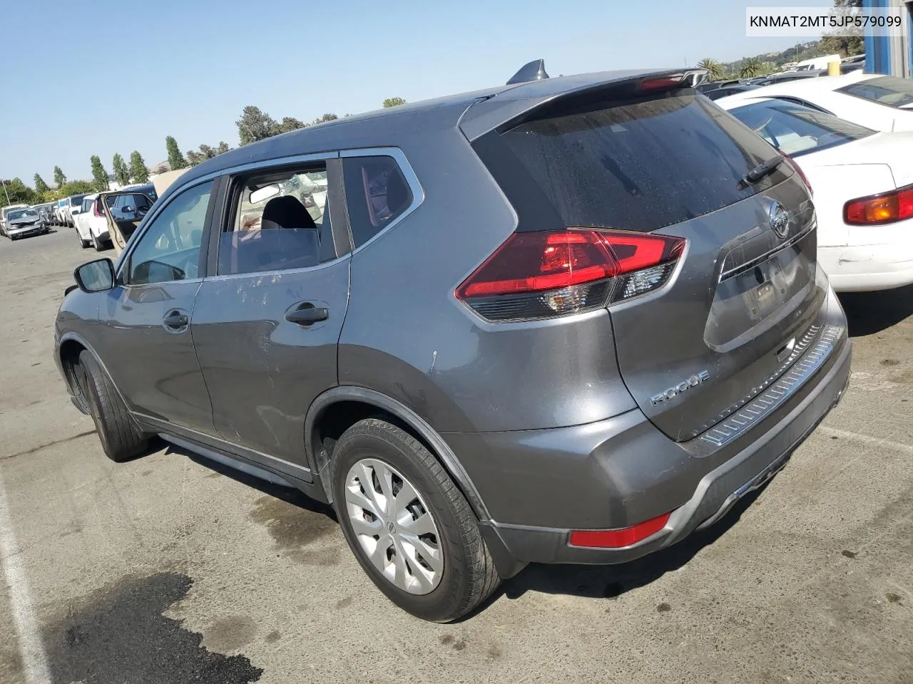 KNMAT2MT5JP579099 2018 Nissan Rogue S