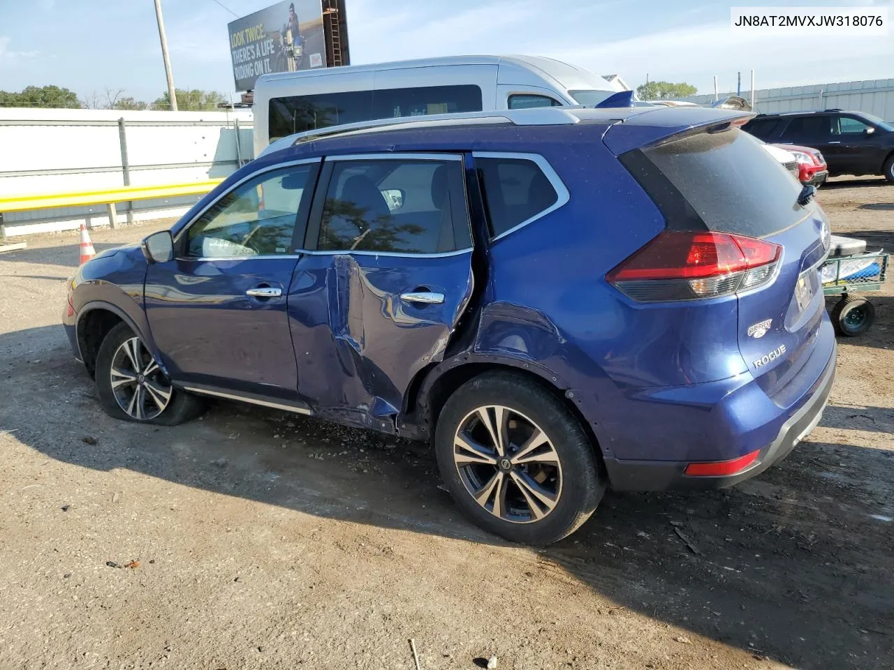 2018 Nissan Rogue S VIN: JN8AT2MVXJW318076 Lot: 63674364