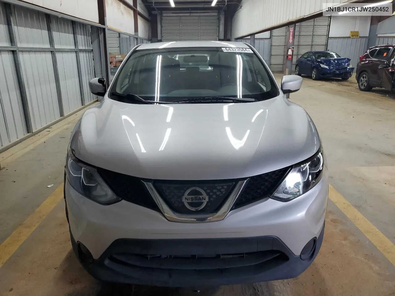 JN1BJ1CR1JW250452 2018 Nissan Rogue Sport S