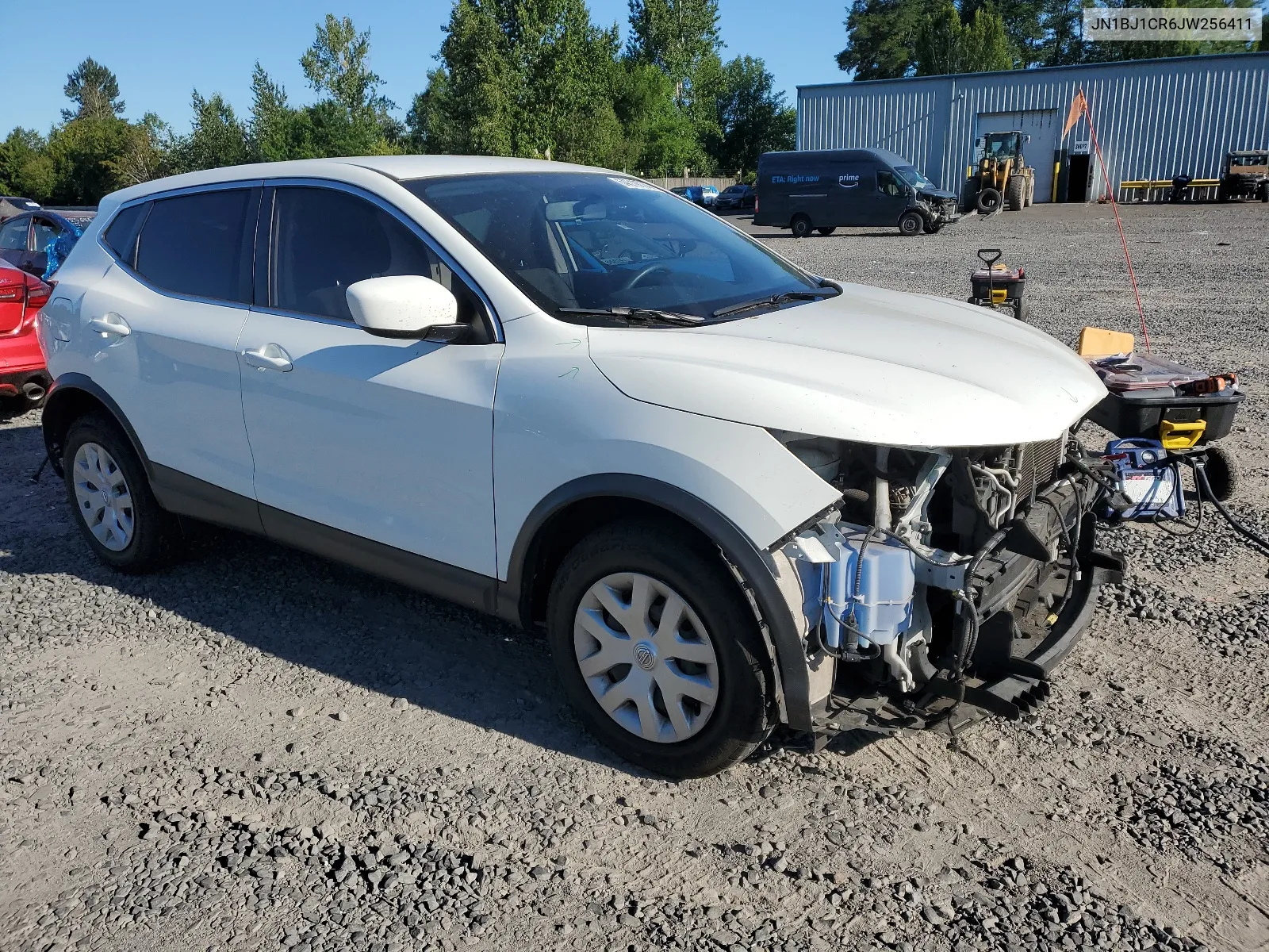 JN1BJ1CR6JW256411 2018 Nissan Rogue Sport S