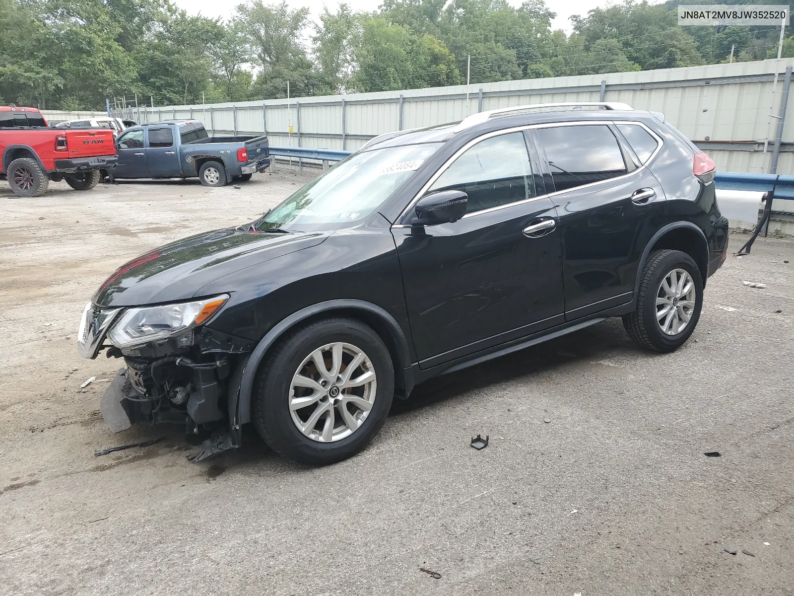 2018 Nissan Rogue S VIN: JN8AT2MV8JW352520 Lot: 65824084