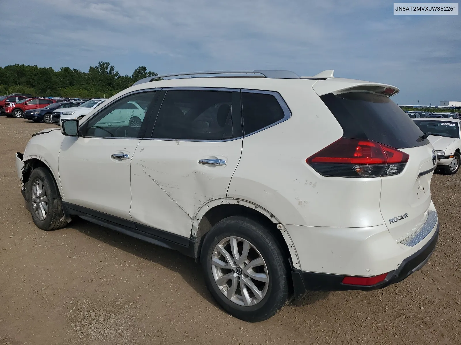 2018 Nissan Rogue S VIN: JN8AT2MVXJW352261 Lot: 68649234