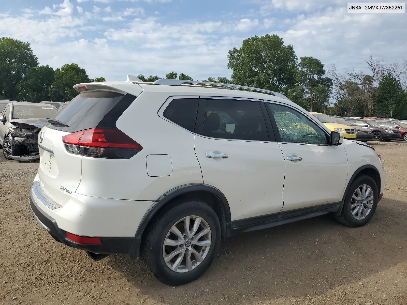 2018 Nissan Rogue S VIN: JN8AT2MVXJW352261 Lot: 68649234