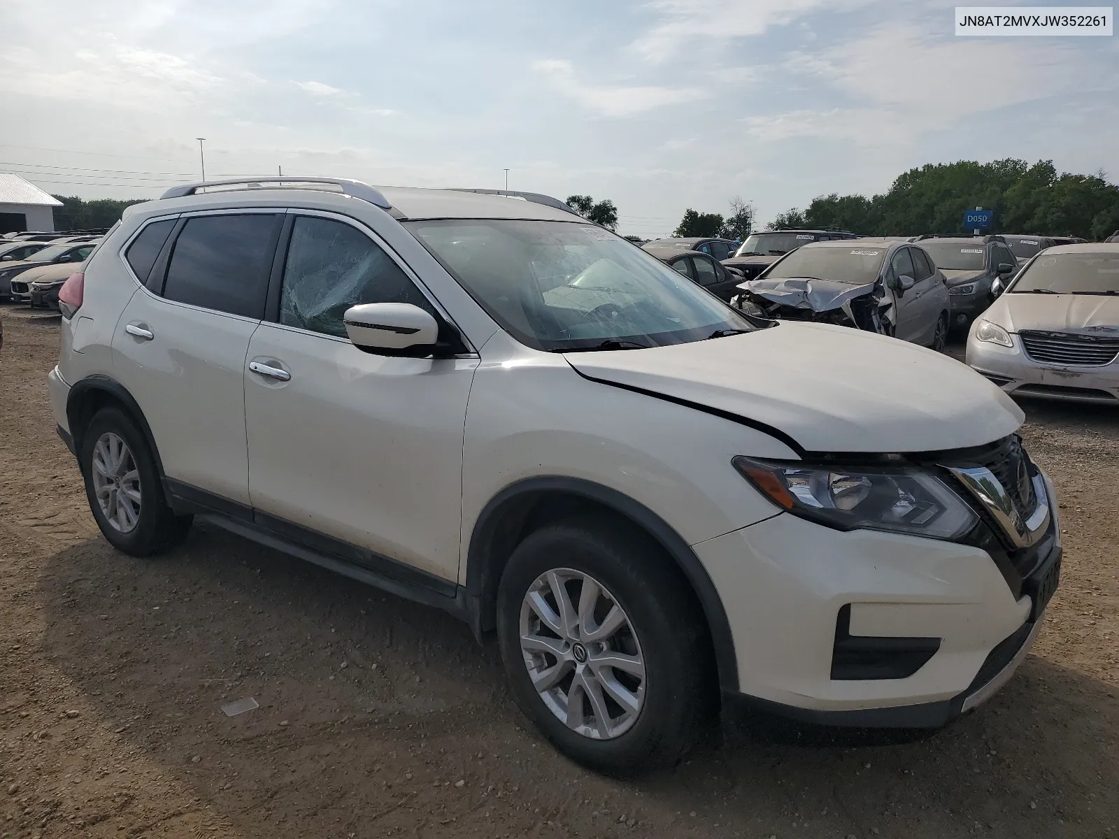 2018 Nissan Rogue S VIN: JN8AT2MVXJW352261 Lot: 68649234