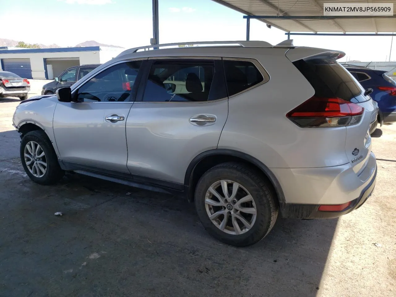 KNMAT2MV8JP565909 2018 Nissan Rogue S