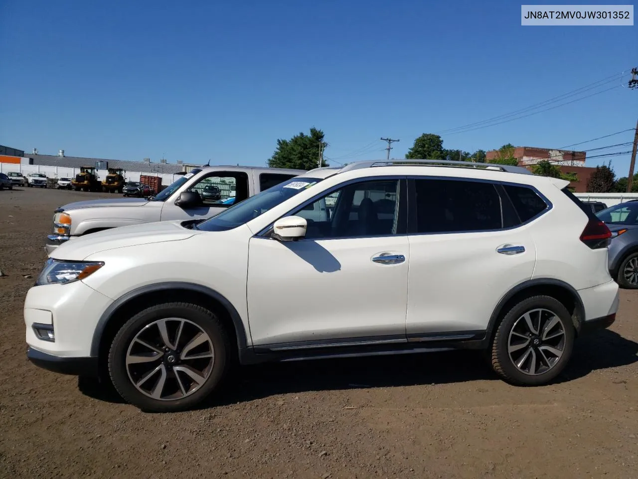 JN8AT2MV0JW301352 2018 Nissan Rogue S