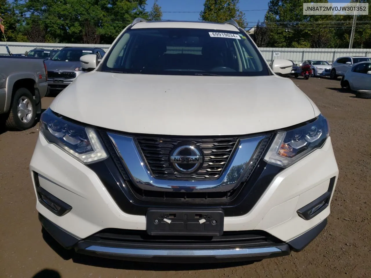 JN8AT2MV0JW301352 2018 Nissan Rogue S