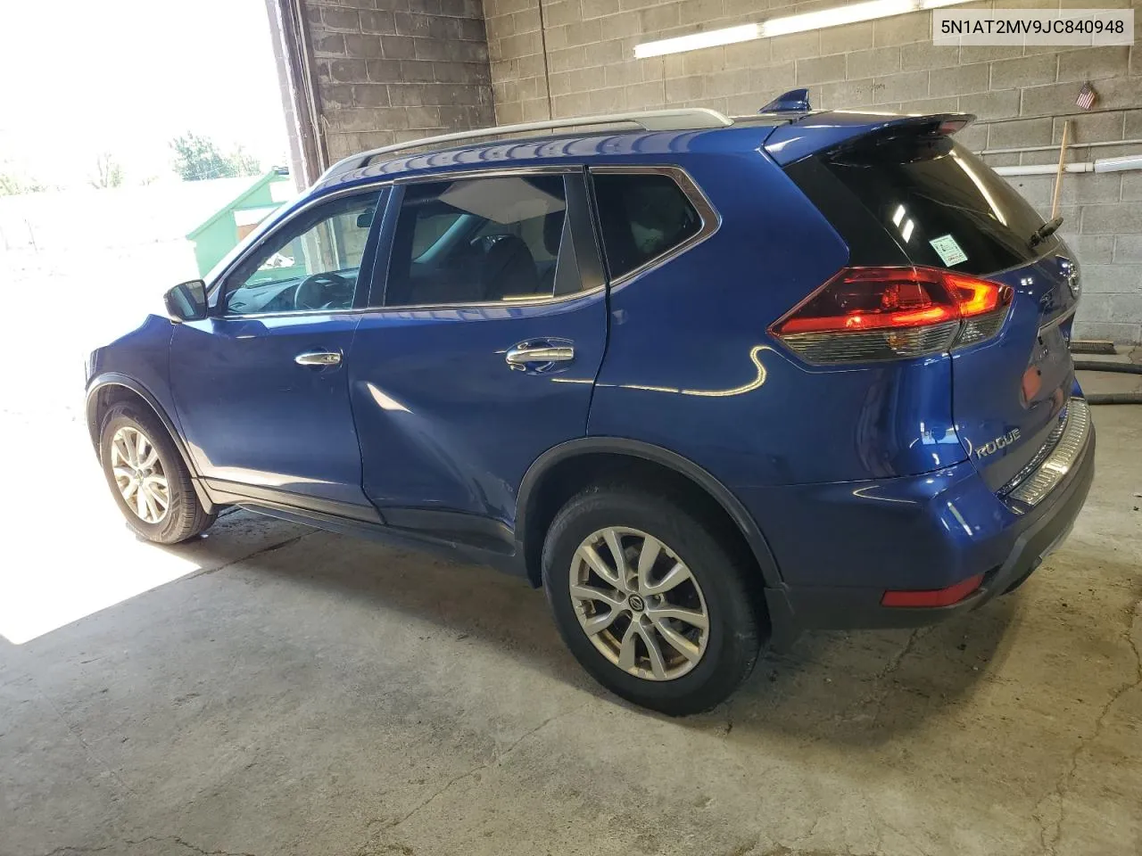 2018 Nissan Rogue S VIN: 5N1AT2MV9JC840948 Lot: 70578894