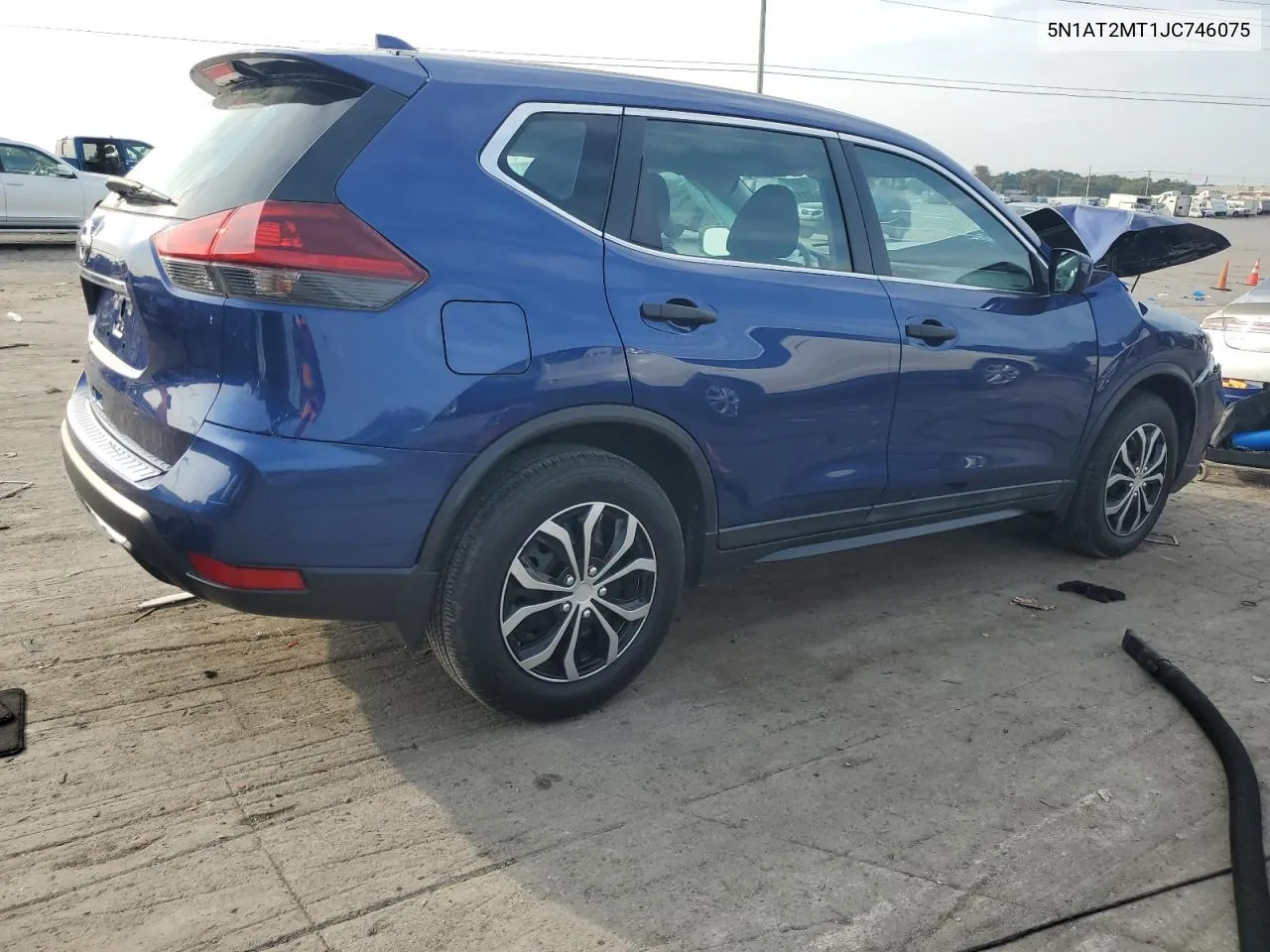 5N1AT2MT1JC746075 2018 Nissan Rogue S