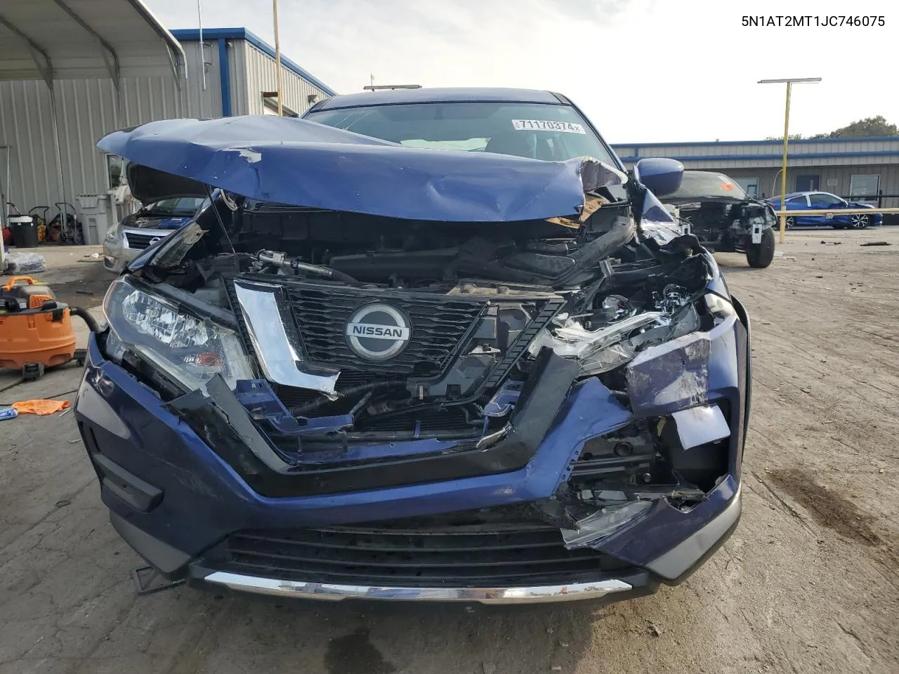 5N1AT2MT1JC746075 2018 Nissan Rogue S