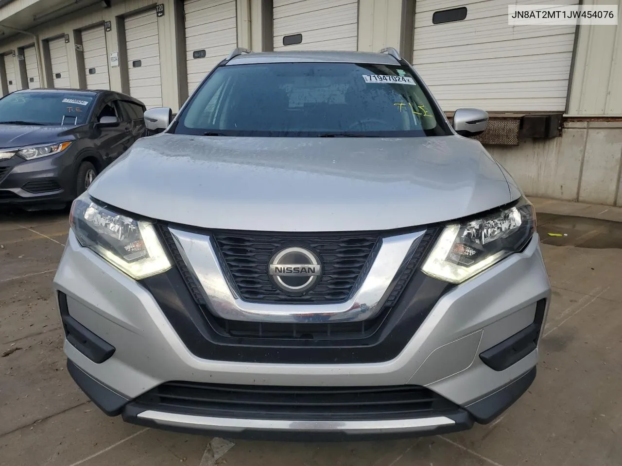 2018 Nissan Rogue S VIN: JN8AT2MT1JW454076 Lot: 71947024