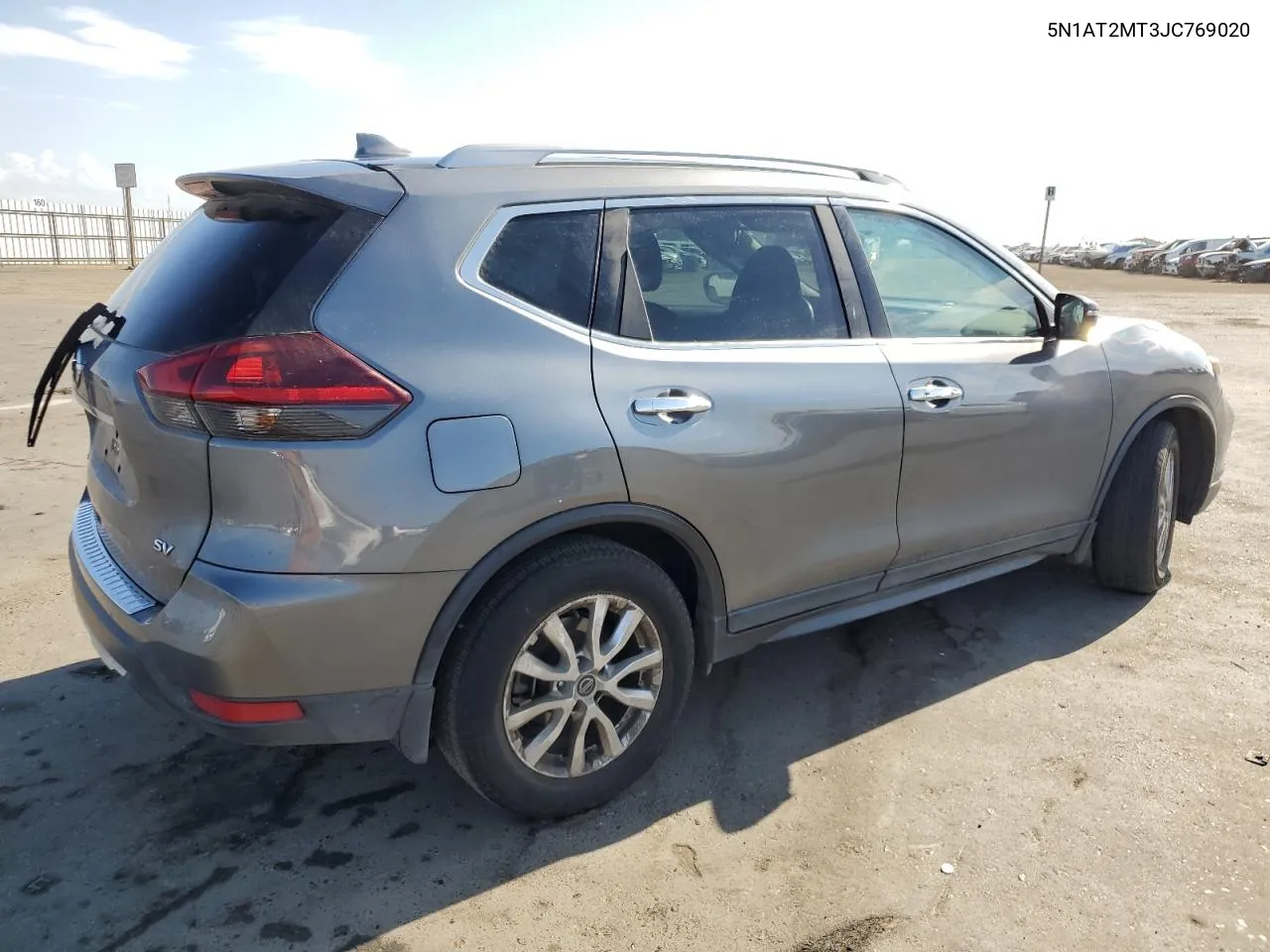 5N1AT2MT3JC769020 2018 Nissan Rogue S