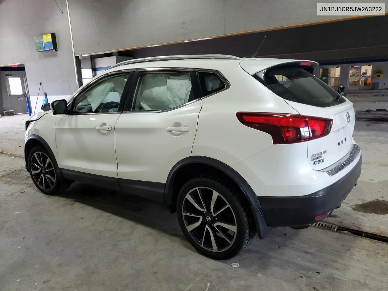 JN1BJ1CR5JW263222 2018 Nissan Rogue Sport S