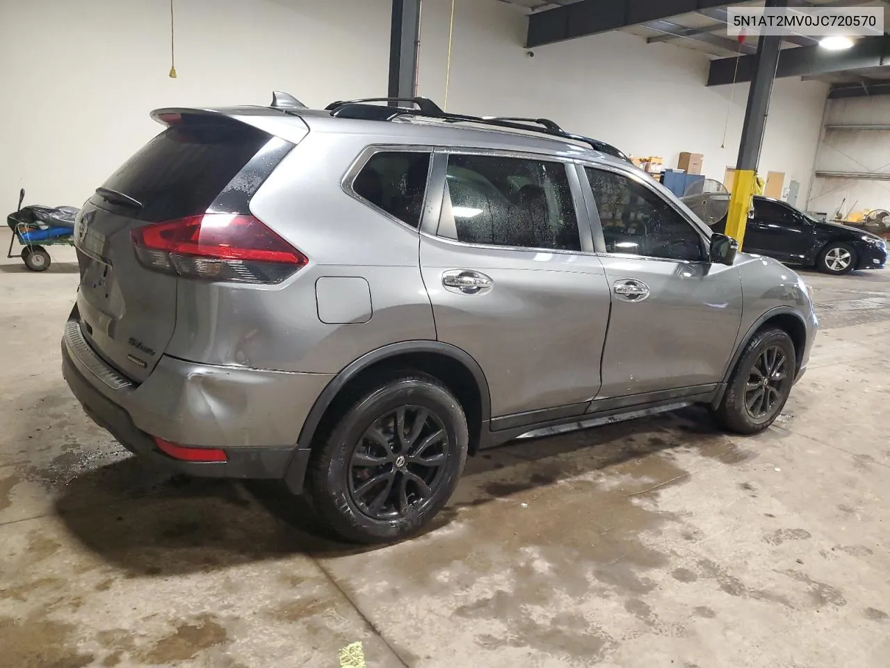 5N1AT2MV0JC720570 2018 Nissan Rogue S