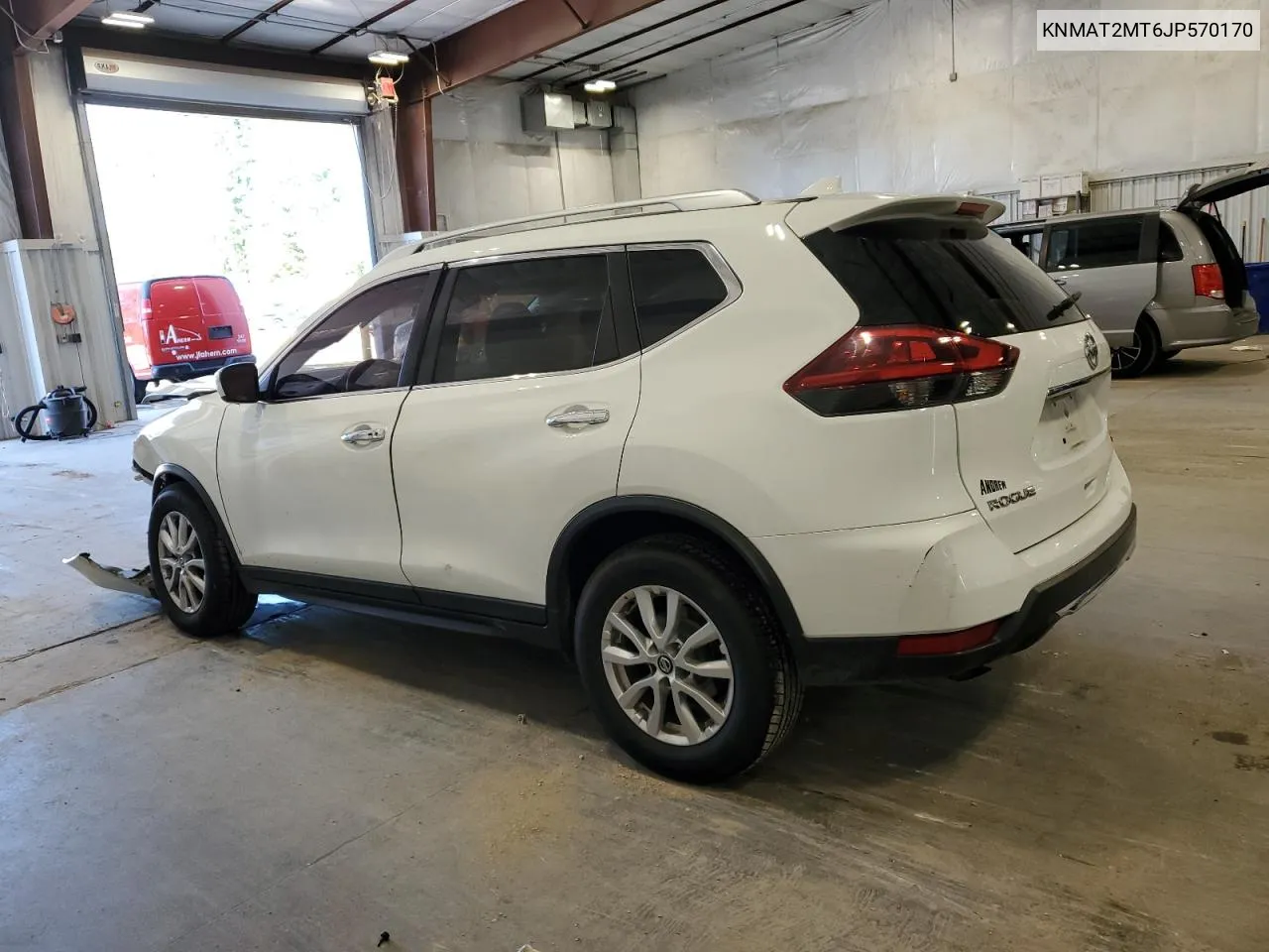 KNMAT2MT6JP570170 2018 Nissan Rogue S