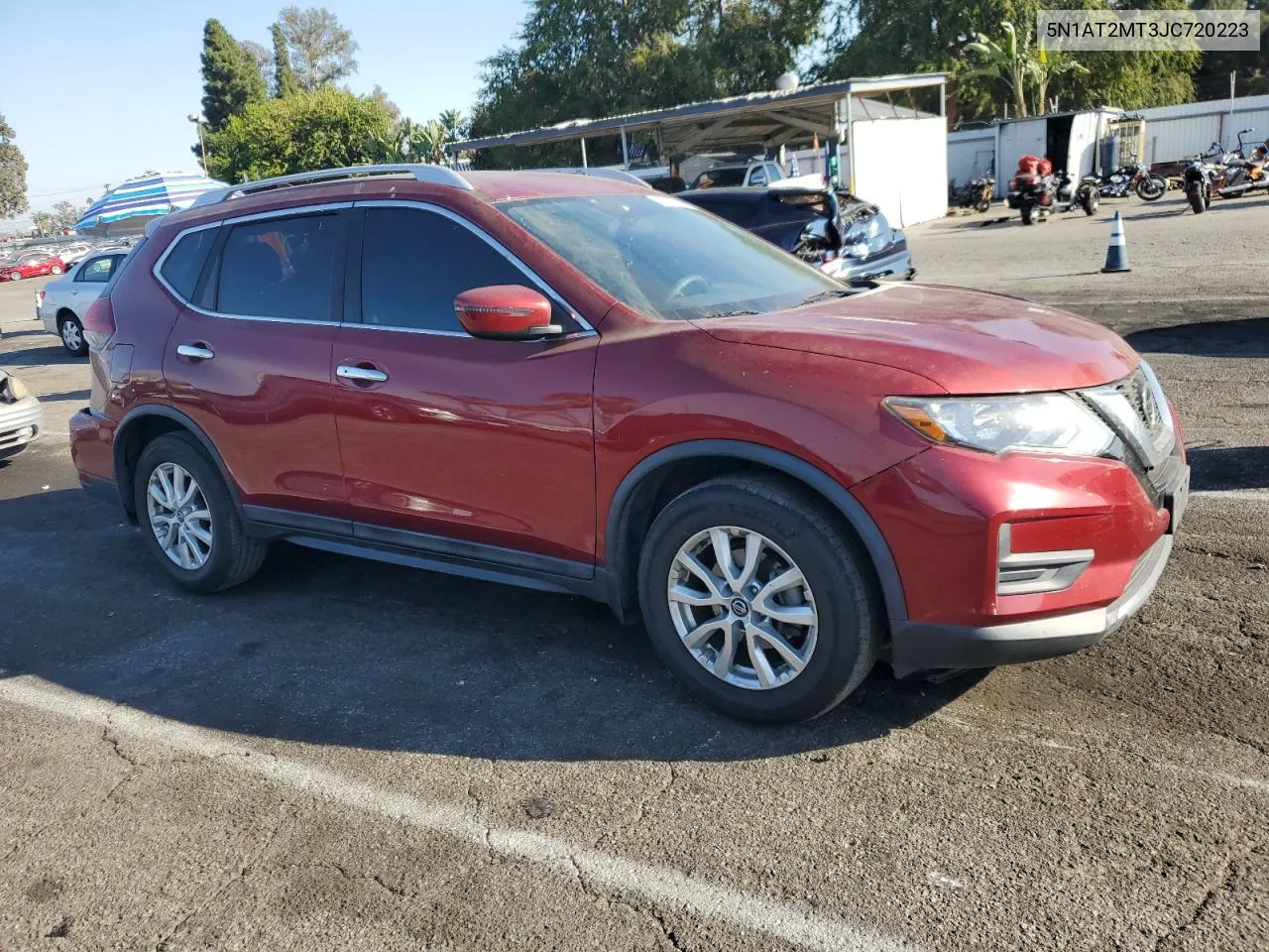 2018 Nissan Rogue S VIN: 5N1AT2MT3JC720223 Lot: 73339044