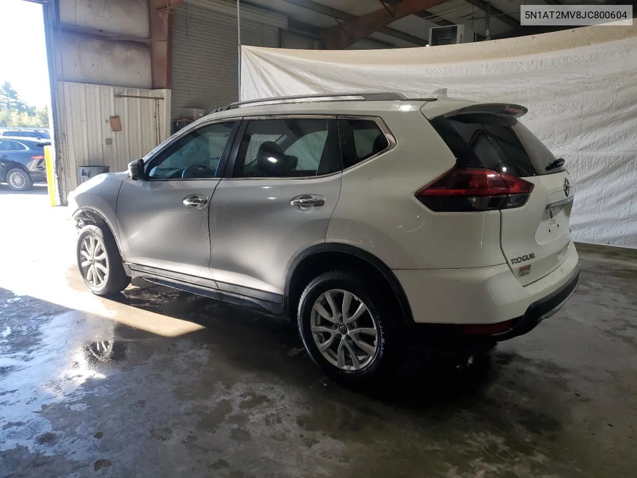 5N1AT2MV8JC800604 2018 Nissan Rogue S