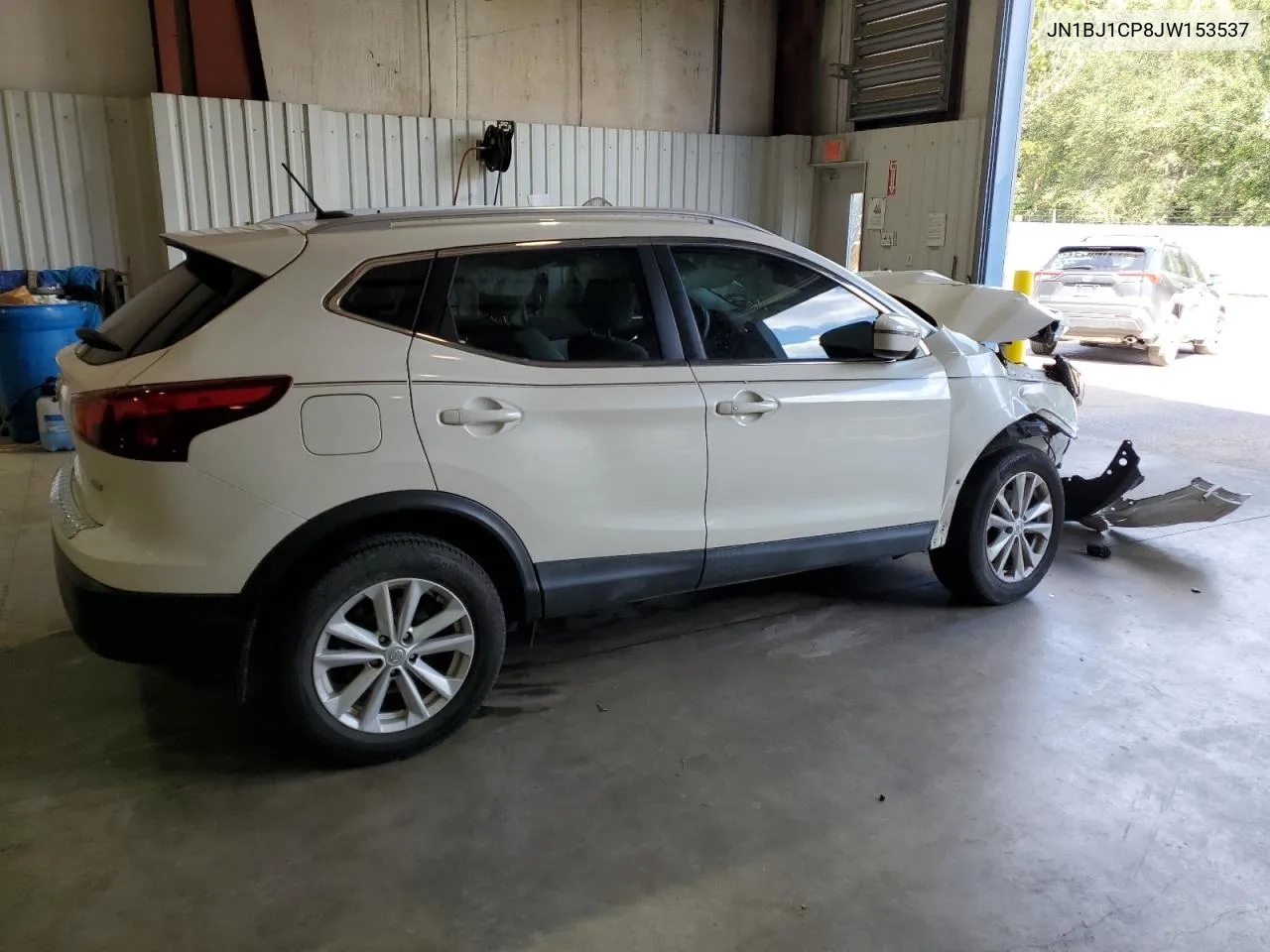 JN1BJ1CP8JW153537 2018 Nissan Rogue Sport S