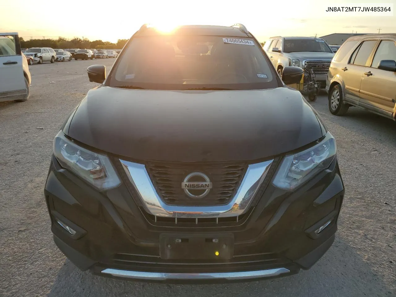 2018 Nissan Rogue S VIN: JN8AT2MT7JW485364 Lot: 74065434