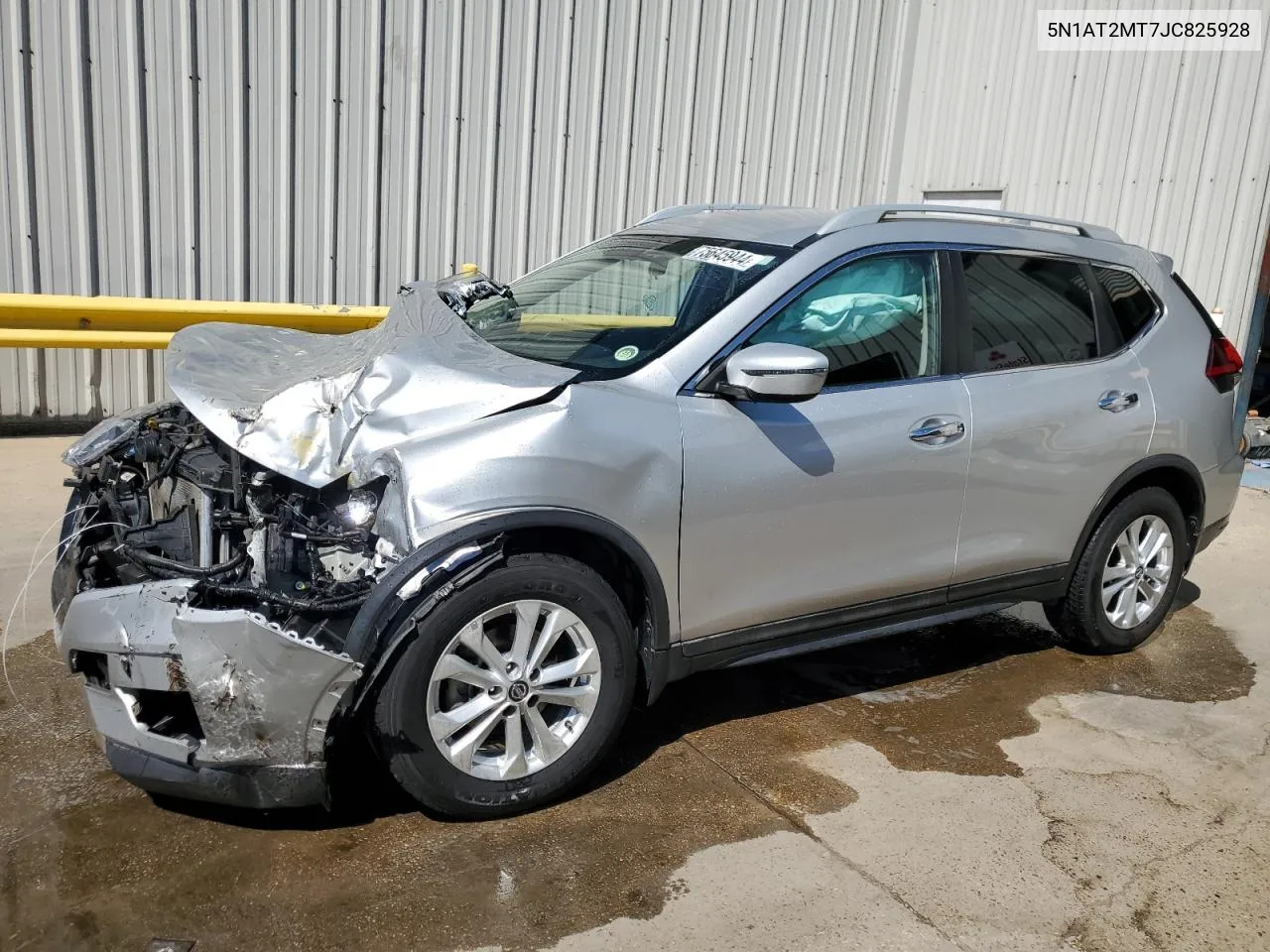 5N1AT2MT7JC825928 2018 Nissan Rogue S