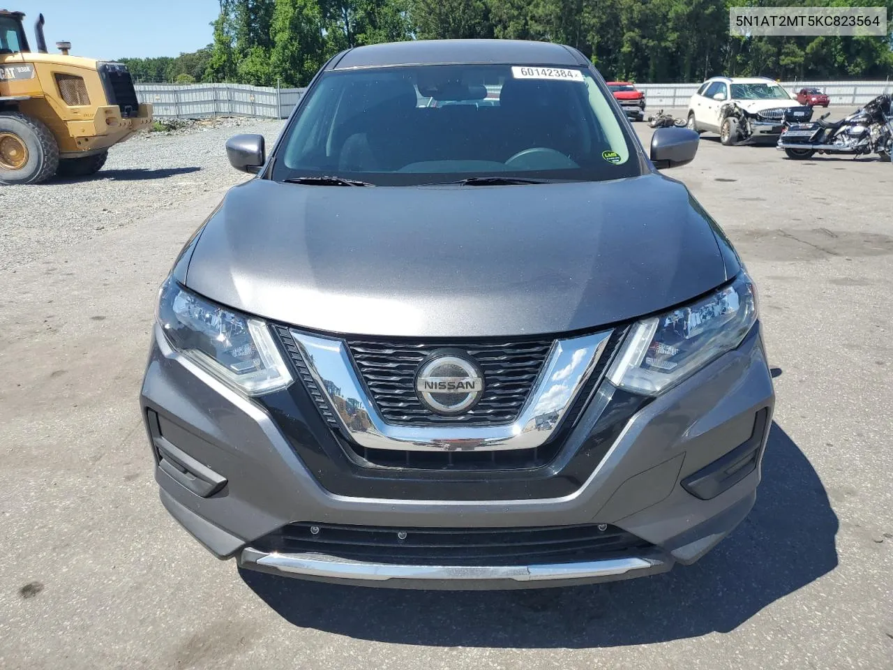 2019 Nissan Rogue S VIN: 5N1AT2MT5KC823564 Lot: 60142384