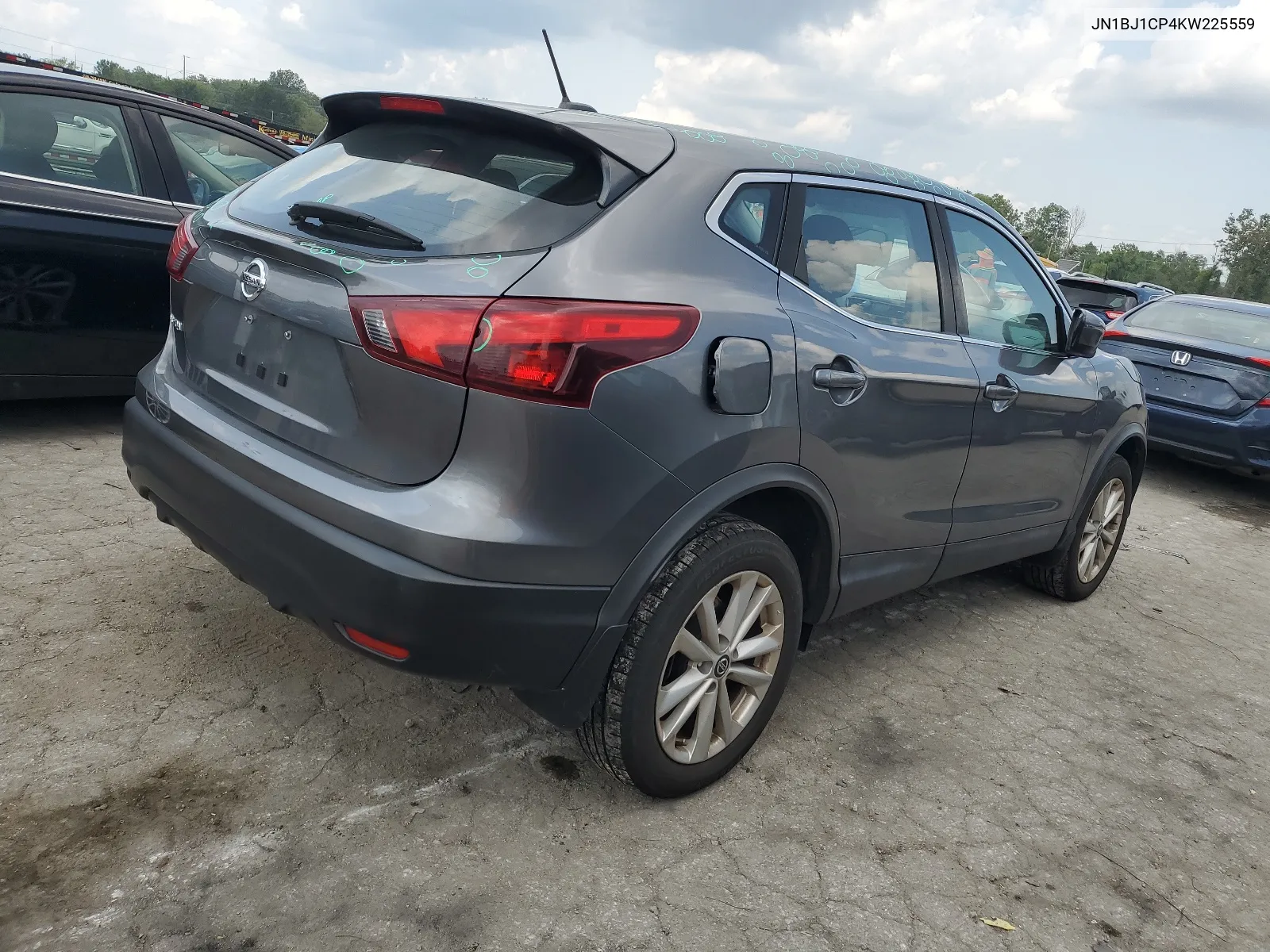 JN1BJ1CP4KW225559 2019 Nissan Rogue Sport S