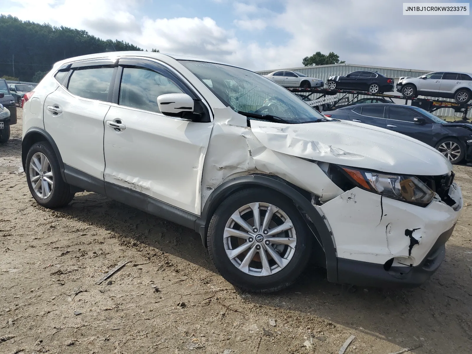 JN1BJ1CR0KW323375 2019 Nissan Rogue Sport S