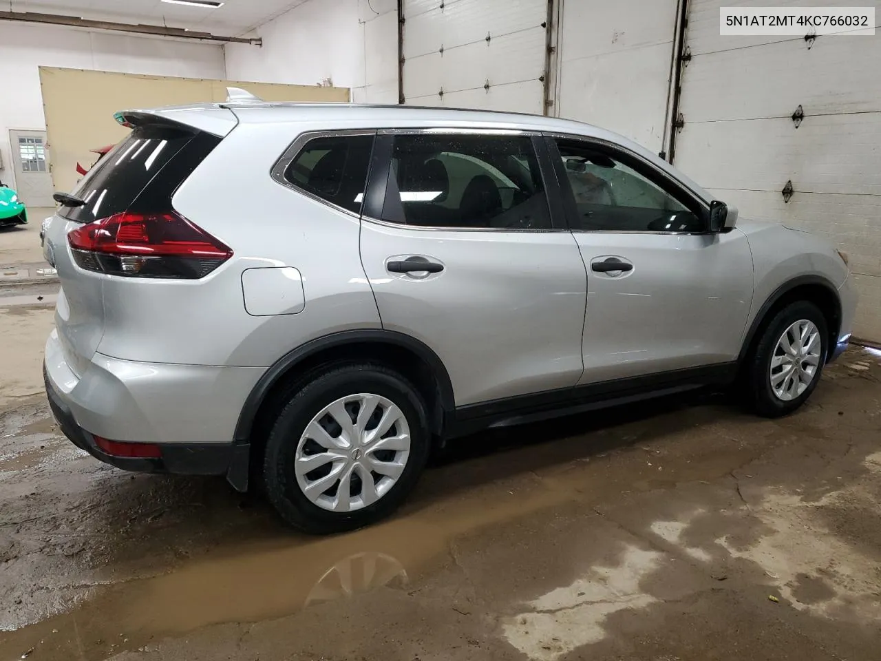 2019 Nissan Rogue S VIN: 5N1AT2MT4KC766032 Lot: 66212474