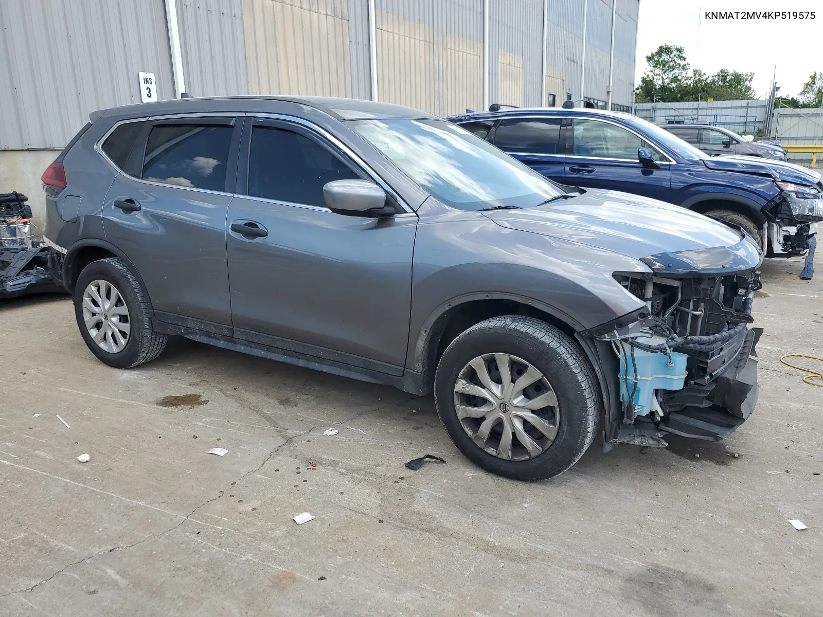 2019 Nissan Rogue S VIN: KNMAT2MV4KP519575 Lot: 67292614