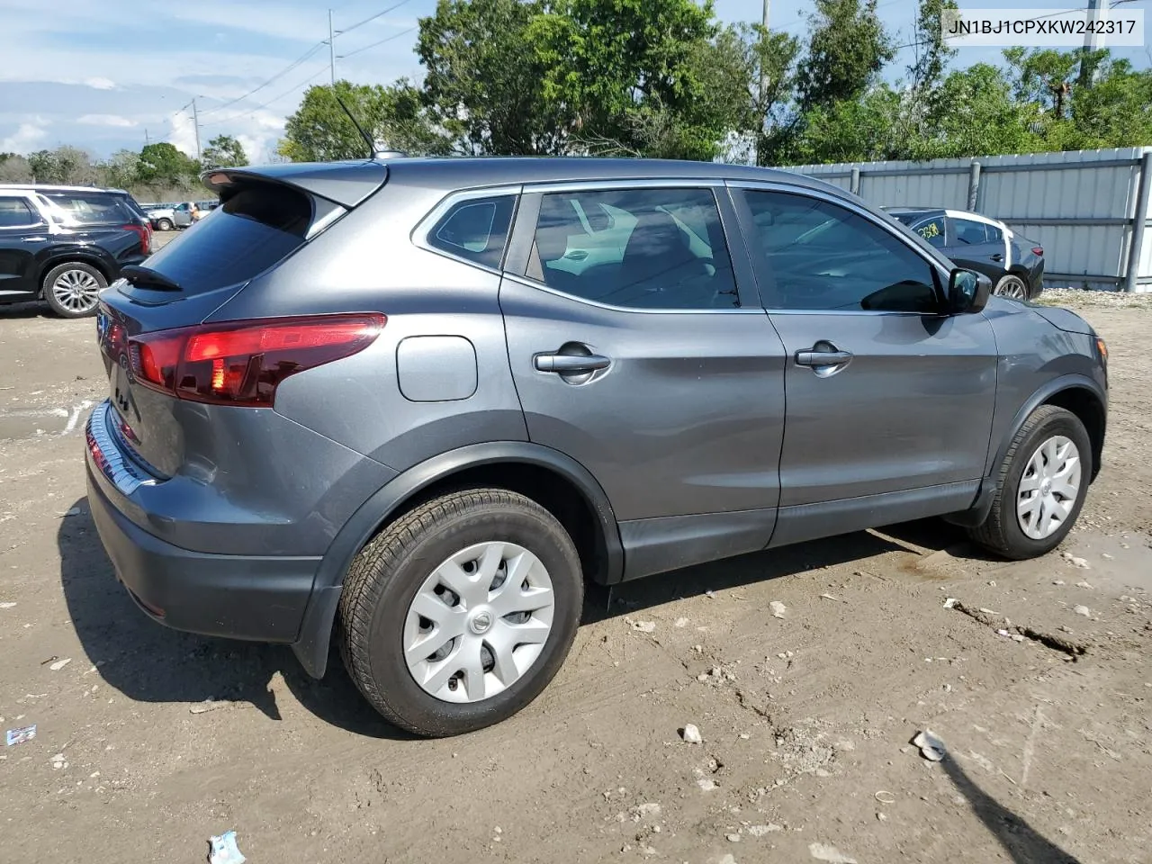 JN1BJ1CPXKW242317 2019 Nissan Rogue Sport S